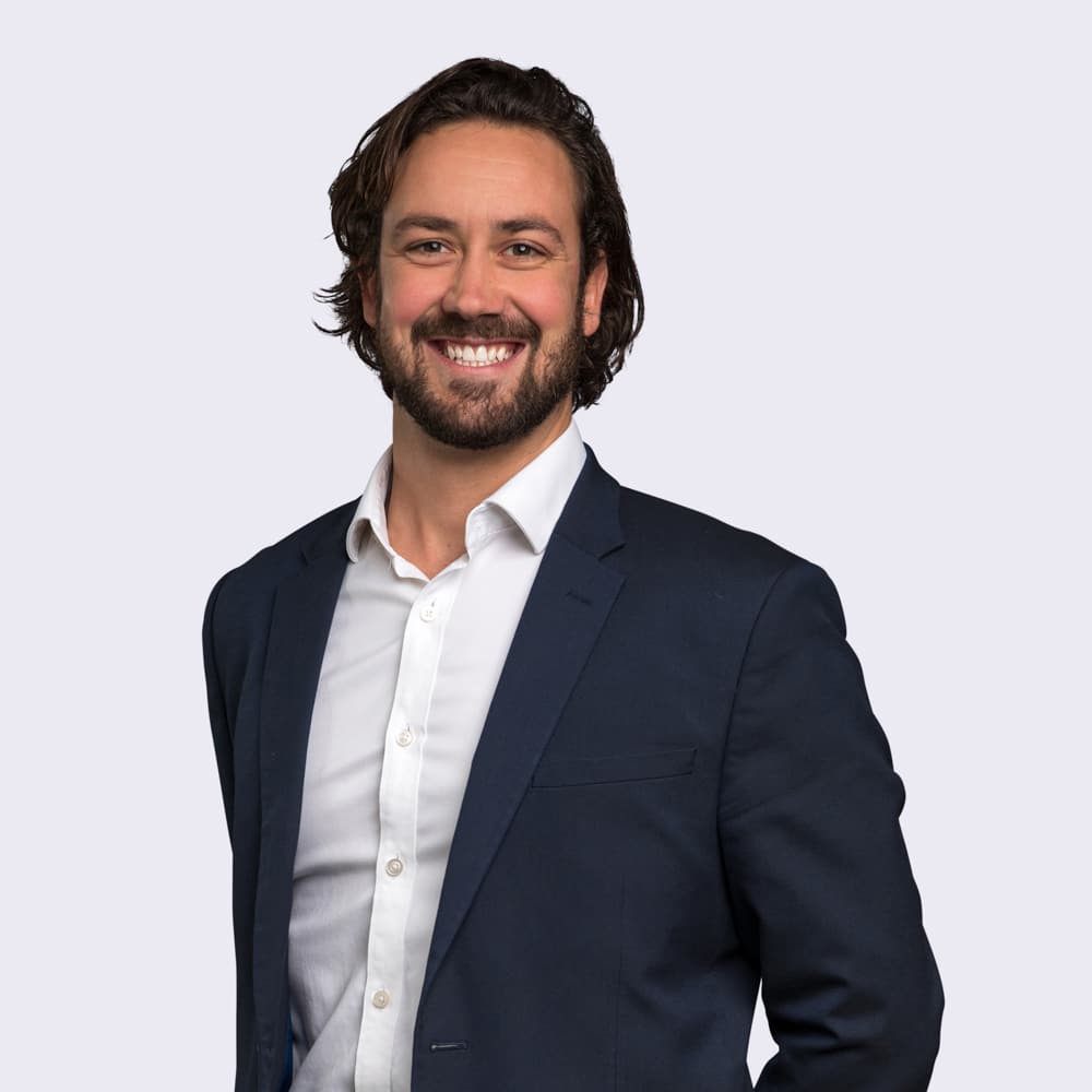 Headshot of Nick Arnold