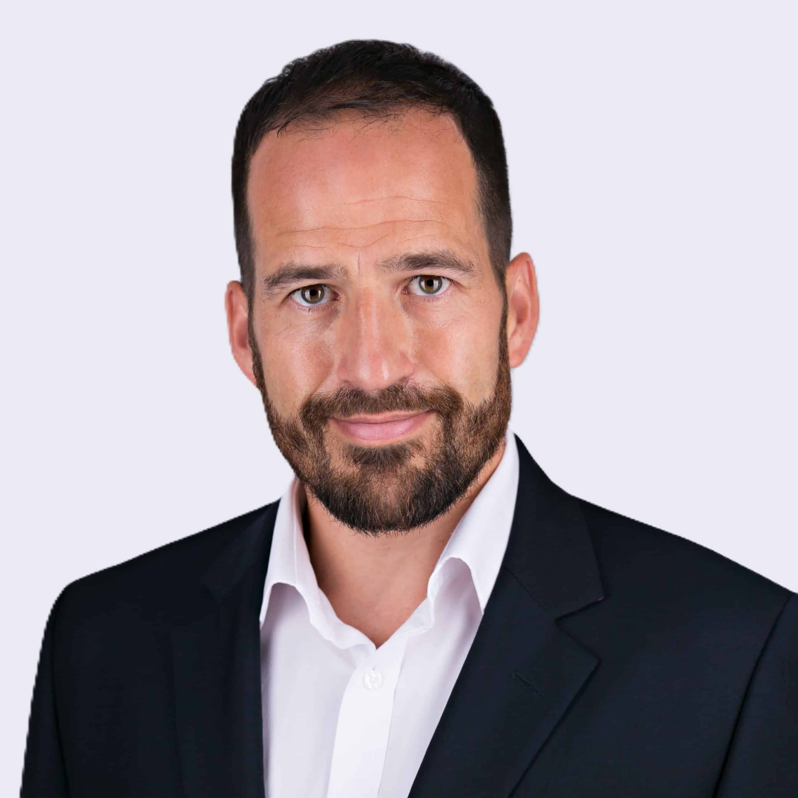 Headshot of Dan Begbie-Clench